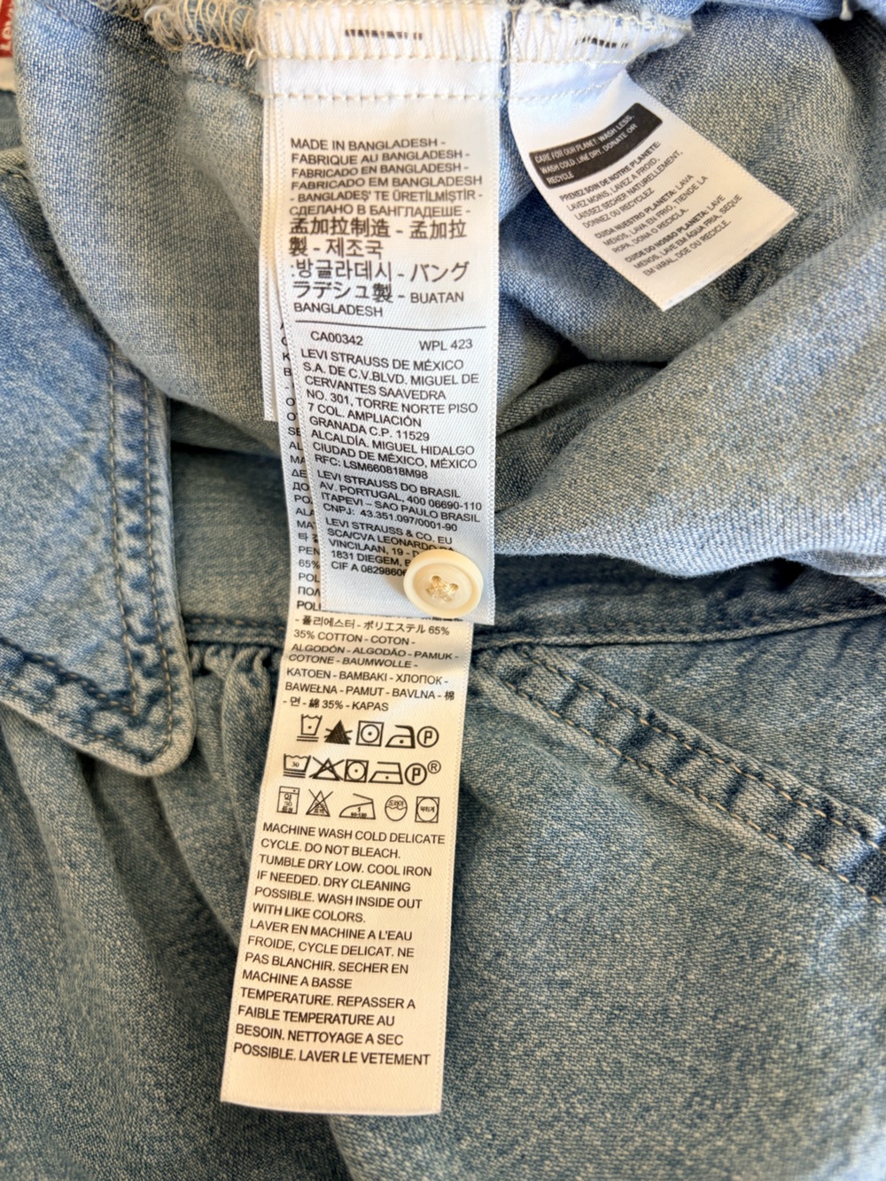 Levi's Women's Light Blue Denim Puff-Sleeve Button-Down Shirt | M - Picture 7 of 7